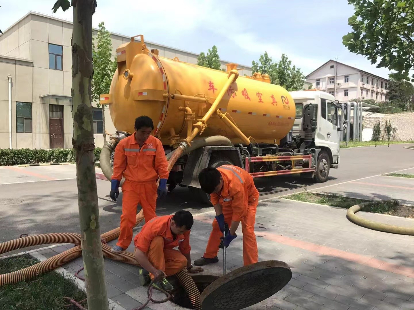恒山化粪池清理与5-8吨吸粪车施工效率分析
